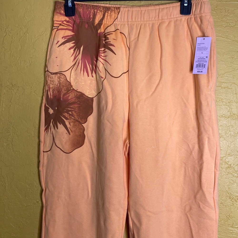 Sweat pants peach color